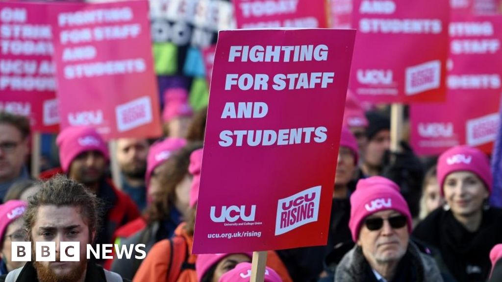 university-marking-boycott:-robert-halfon-calls-for-talks-to-end-dispute