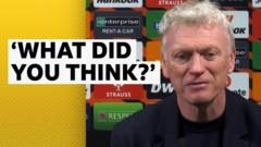 moyes-in-exchange-with-reporter-after-europa-league-exit