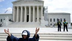 us-supreme-court-divided-on-whether-trump-can-be-prosecuted
