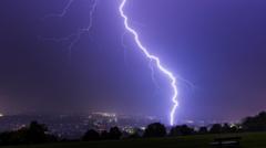 uk-weather:-thunderstorms-rumble-over-southern-england