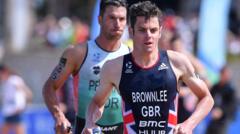 world-triathlon-series:-jonny-brownlee-aims-for-paris-2024-place