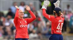 england-v-pakistan:-hosts-overcome-early-collapse-to-win-by-53-runs