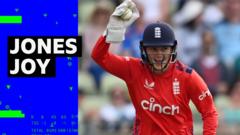 england-v-pakistan-t20:-amy-jones-leads-england-to-victory