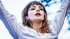 lauren-mayberry:-my-decade-of-internet-rape-and-death-threats