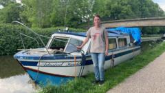 woman-left-homeless-after-canal-boat-stolen
