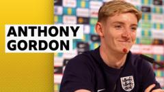 anthony-gordon:-england-forward-describes-bike-accident